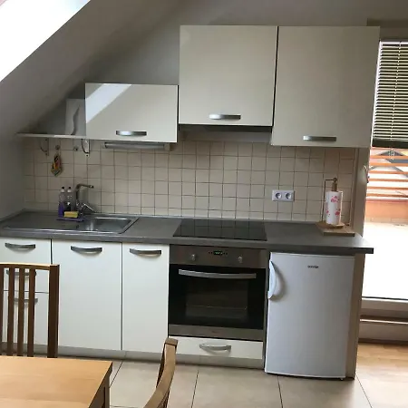 Apartma *